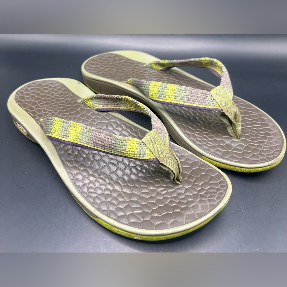 Chaco - Womens Stylish Brown and Green‎ Flip Flops- Size: 6, Pre-Owned